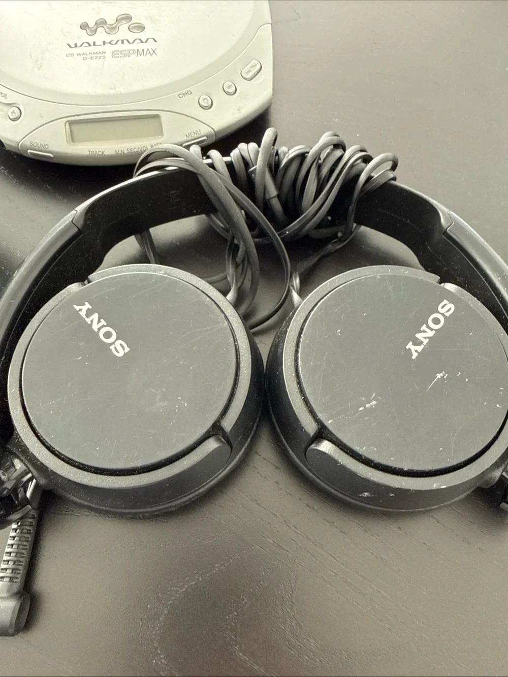 Vintage Sony Walkman ESP Max Portable CD Player D-E225 W/power Cord & Headphones